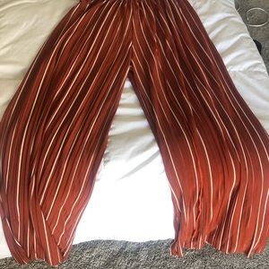 Flared summer leggings.